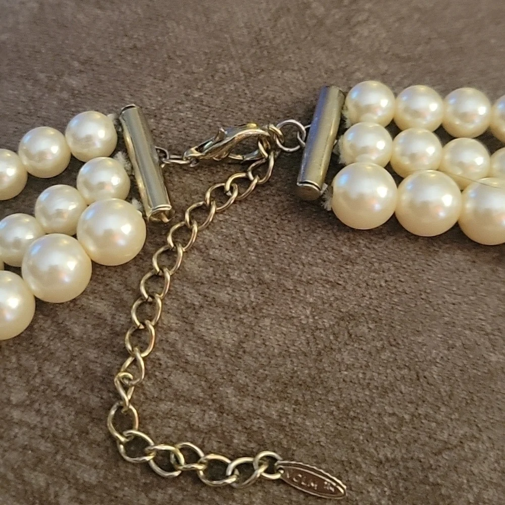 VCLM Retro 1960s Cream Floral Acrylic Glass Pearl Beaded Bridal Necklace
